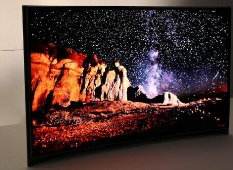 ZakrivljeniOledSamsung1