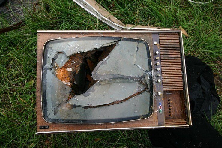 razbijen TV