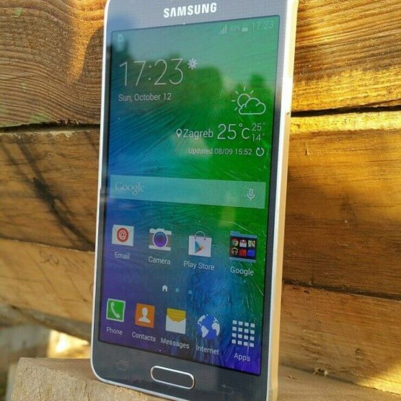 Samsung Galaxy Alpha recenzija 3