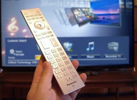 Panasonic 58AX800 4