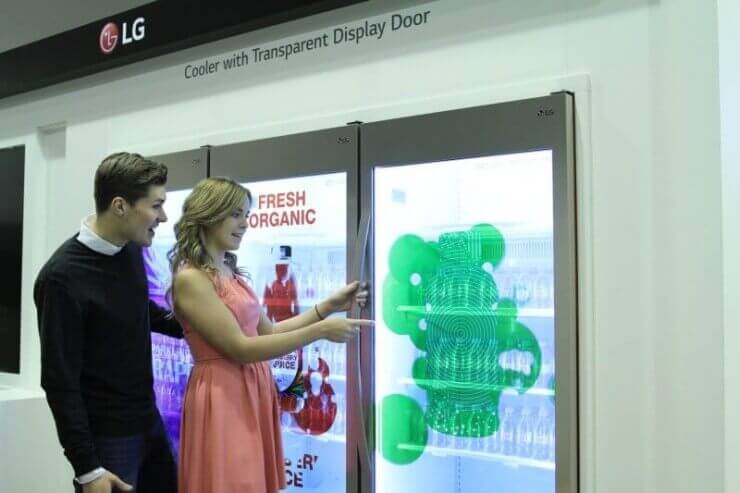 LG Transparent Display Dooler Door 01 ISE 2015