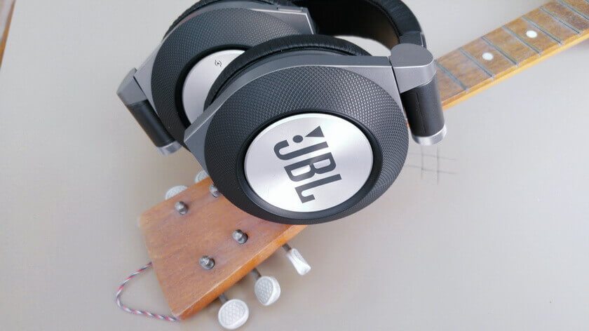 JBL Synchros E50BT slušalice - recenzija -3