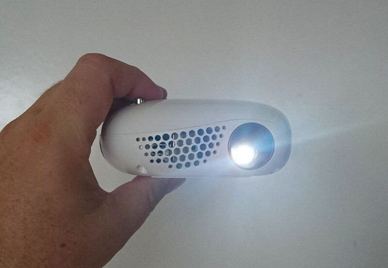 LG Minibeam PV150G recenzija 8