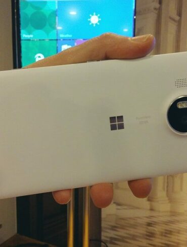 Microsoft Lumia 950XL 2