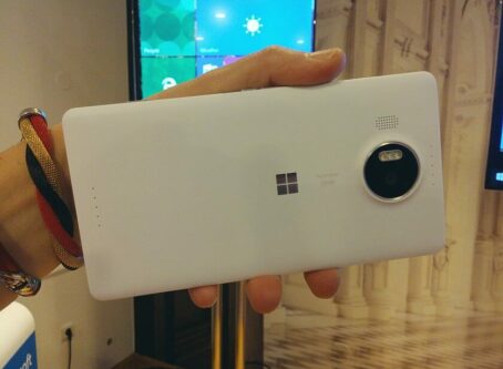 Microsoft Lumia 950XL 2