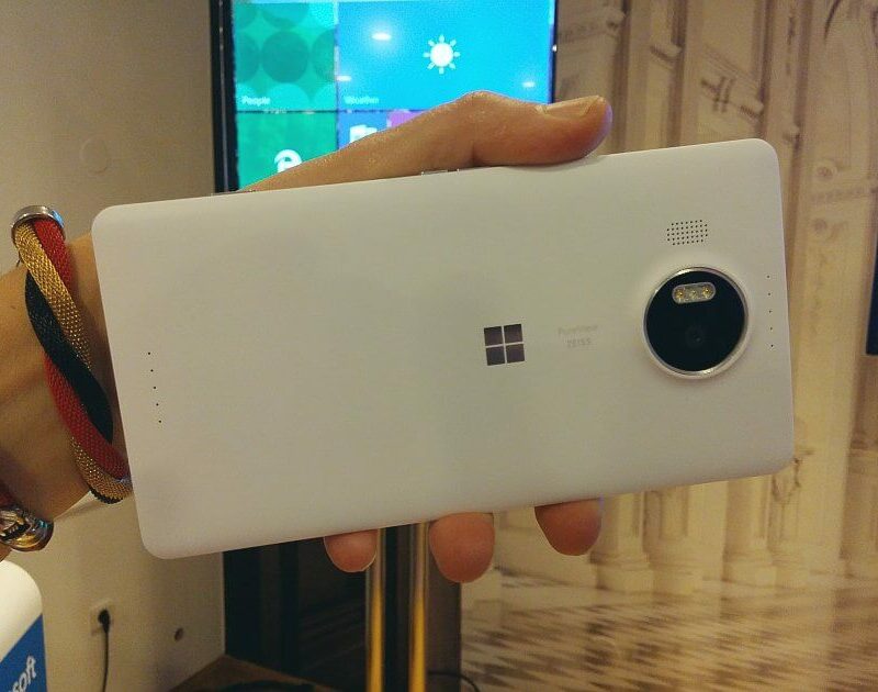 Microsoft Lumia 950XL 2