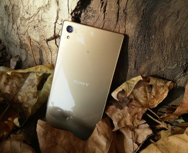 Sony Xperia Z5 zlatna 2