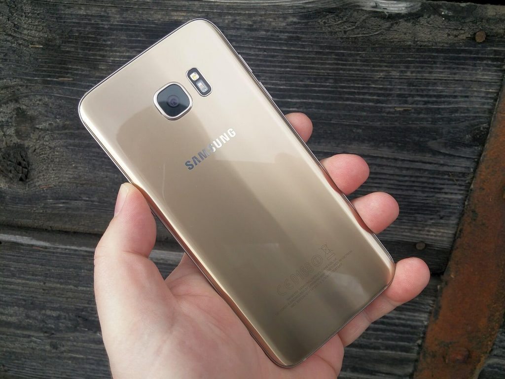 Samsung Galaxy S7 edge 10