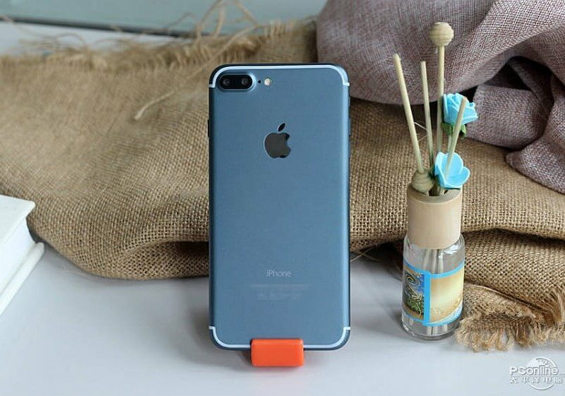 Apple iPhone 7 7