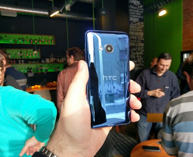 HTC U Ultra i HTC U Play 10