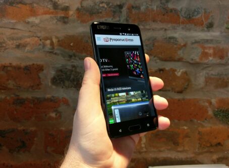HTC U Ultra i HTC U Play 12