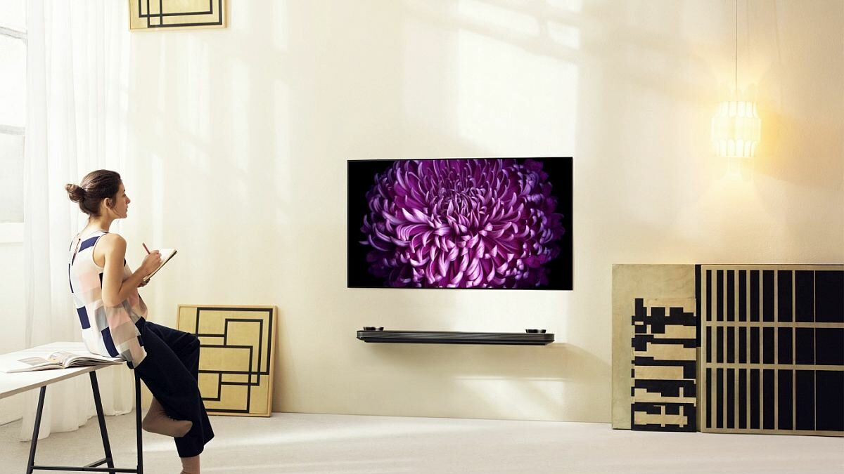 LG SIGNATURE OLED TV W Lifestyle1