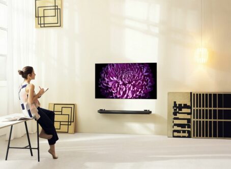 LG SIGNATURE OLED TV W Lifestyle1