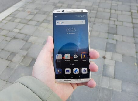 ZTE Axon 7 11