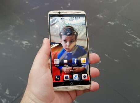ZTE Axon 7 1
