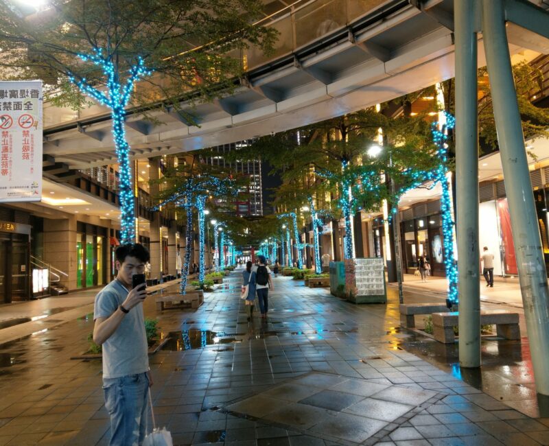 HTC U11 low light fotografija 1
