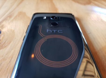 HTC U11 11