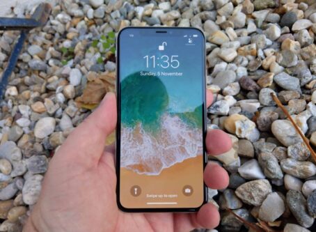 iPhone X 4
