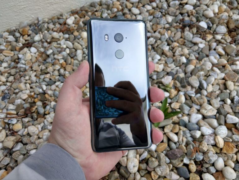 HTC U11 Plus 3
