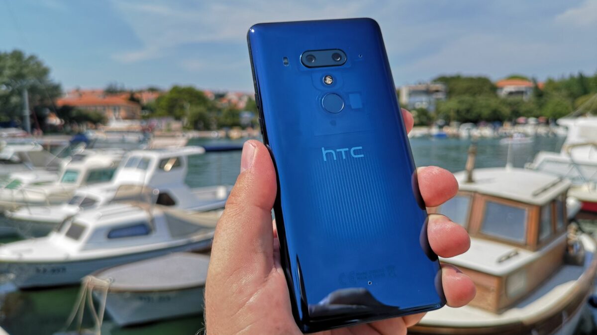HTC U12 29