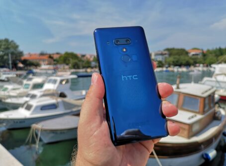 HTC U12 29