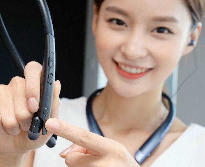 LG TONE Platinum SE 01