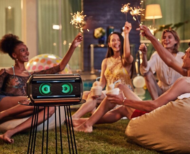 LG XBOOM Go 041