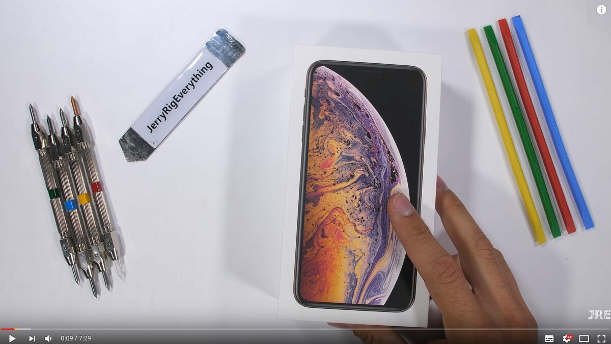 iphone xcs crash test 1