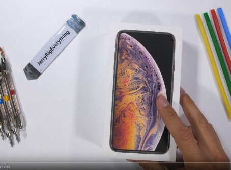 iphone xcs crash test 1