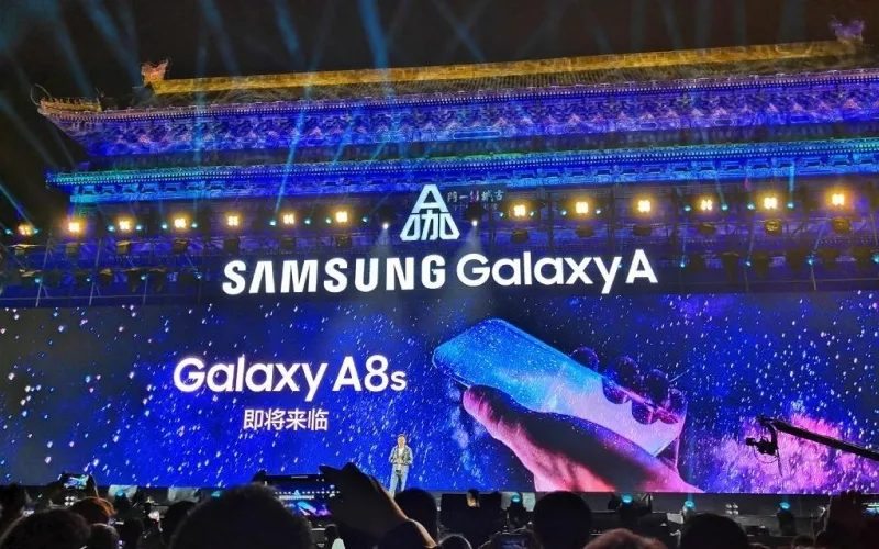 Samsung A8s 4