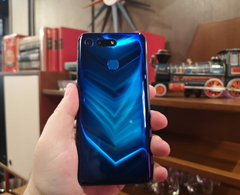Honor View20 vs Samsung S9 7