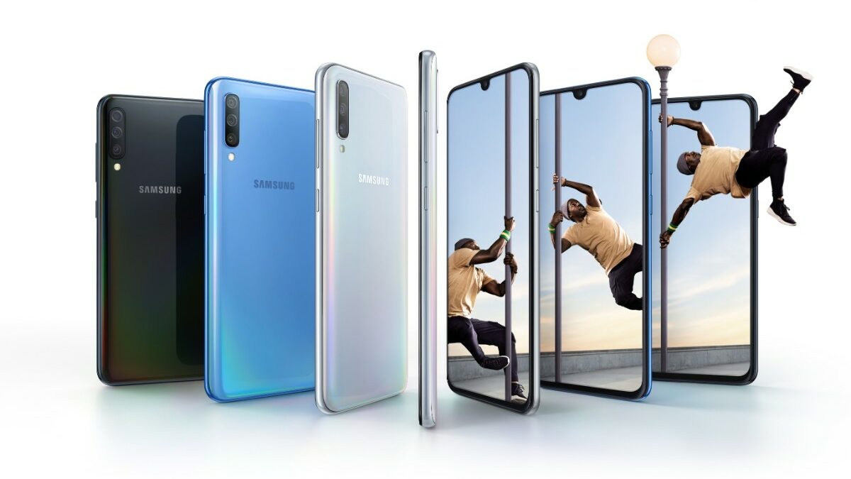 Galaxy A70 Lifestyle KV combo blackbluewhite 2P