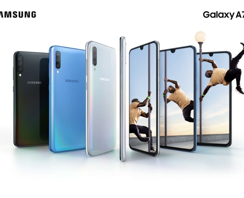 Galaxy A70 Lifestyle KV combo blackbluewhite 2P