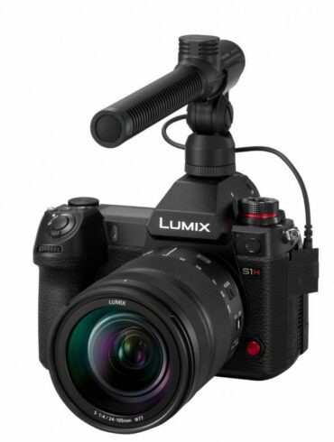 LUMIX S1H s montiranim mikrofonom e1567103391513