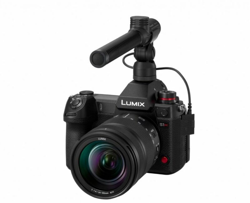 LUMIX S1H s montiranim mikrofonom e1567103391513