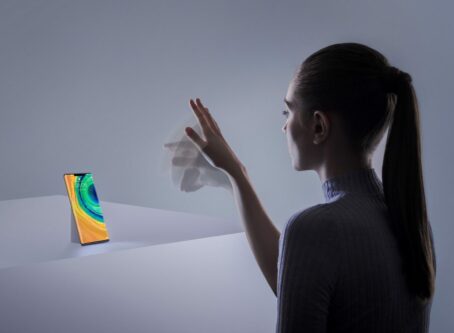 08 Mate 30 Pro Gesture Control e1570004674218