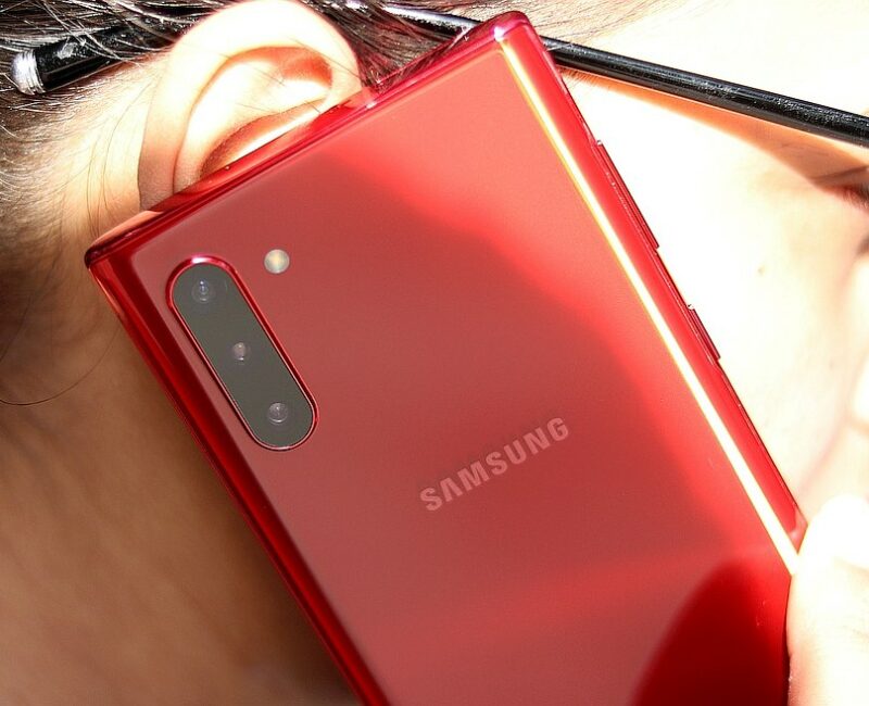 Samsung Note 10 crveni