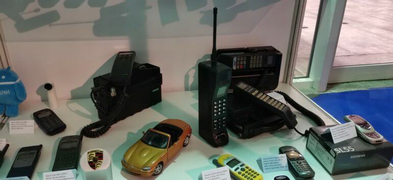 Muzej starih mobitela 20