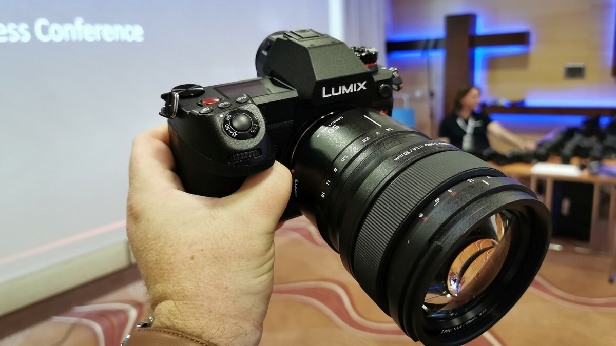 Panasonic Lumix S1H 8