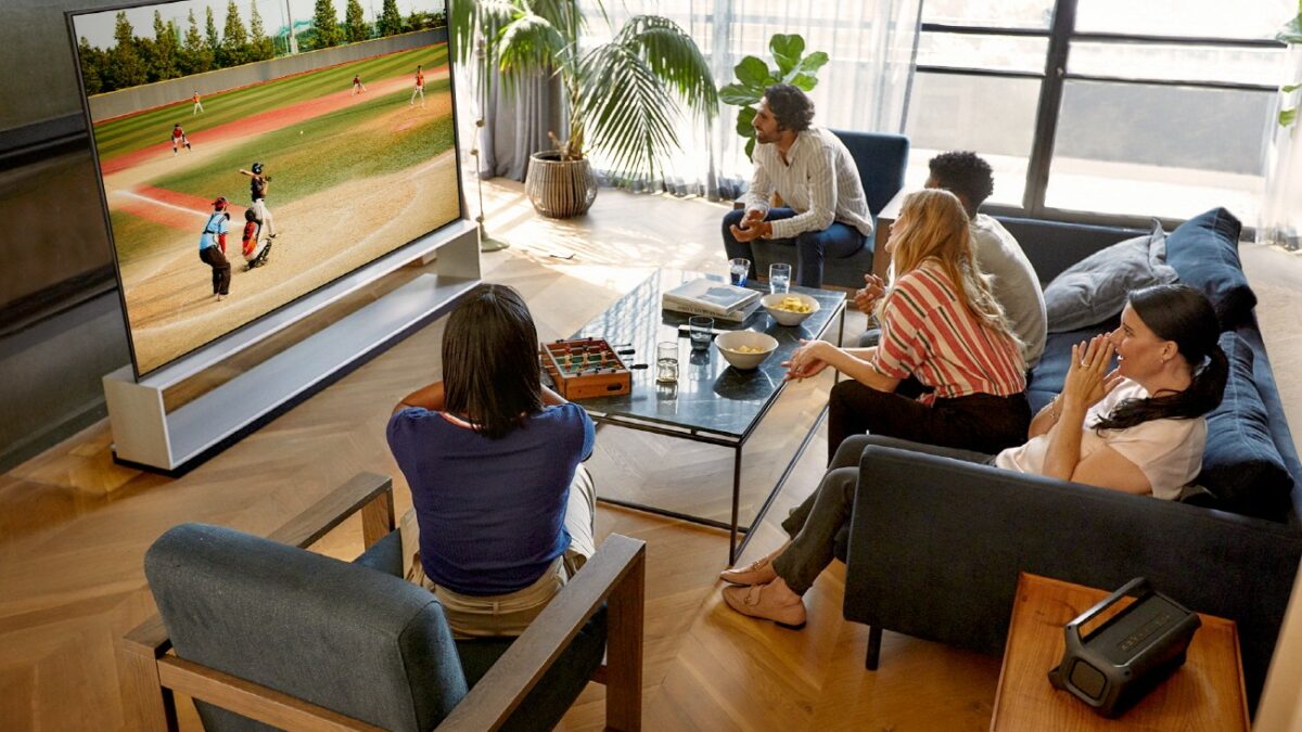 LG SIGNATURE OLED 8K ZX Sports