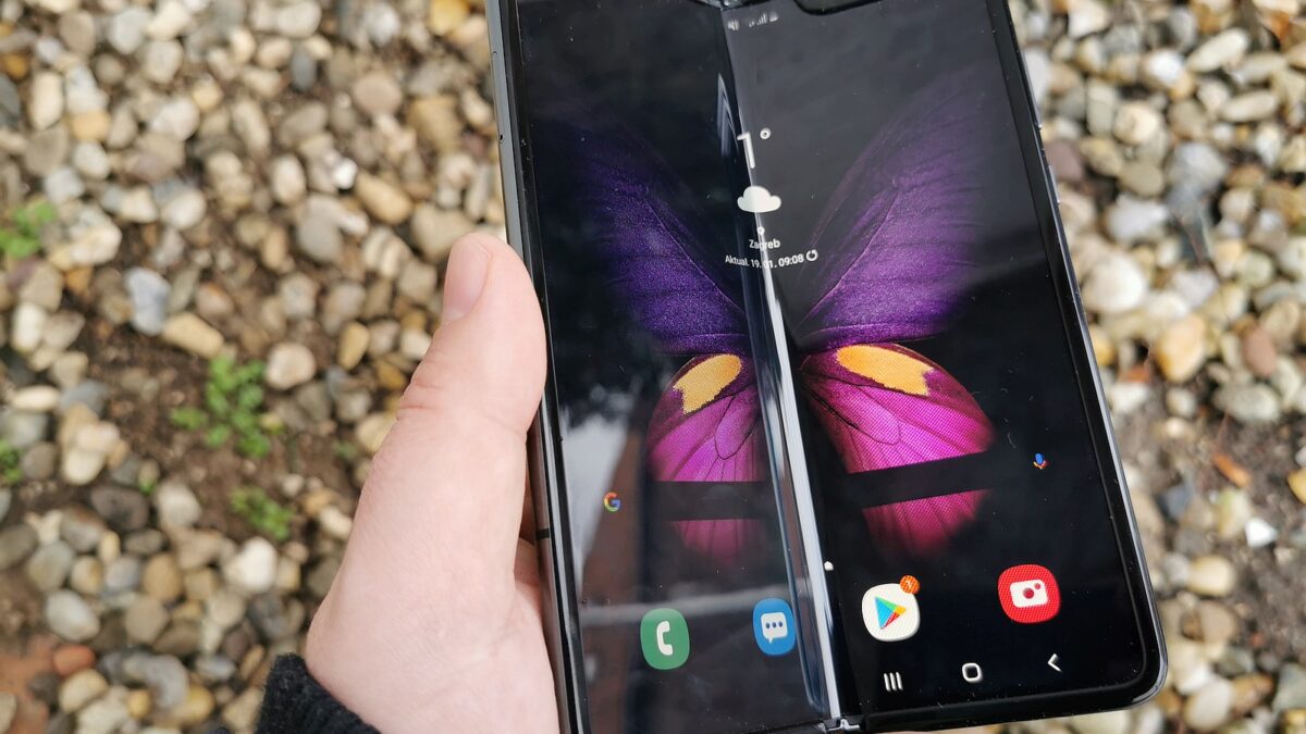 Samsung Galaxy Fold 13