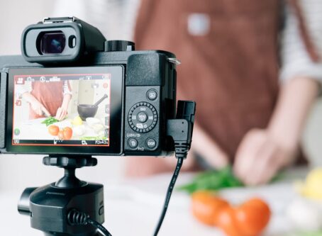 Panasonic LUMIX G100 IV