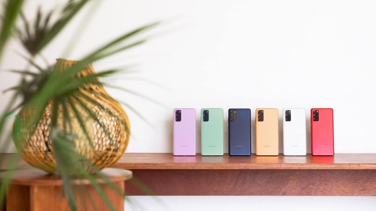 3. Galaxy S20 FE Colors 3