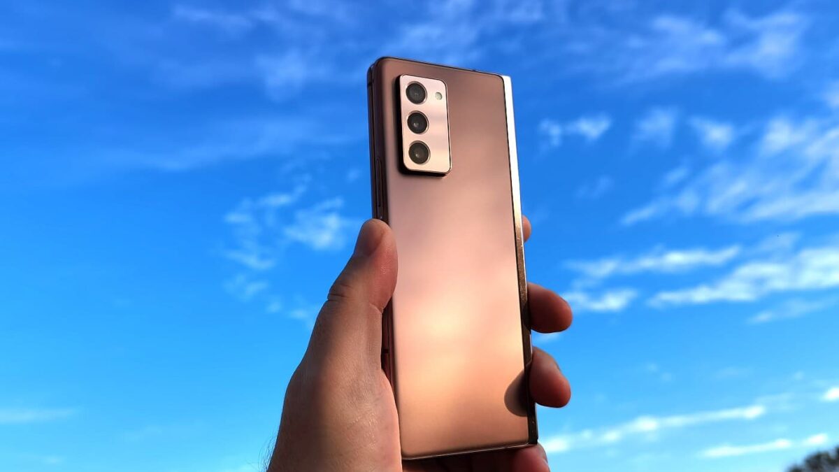 Samsung Galaxy Fold2 1