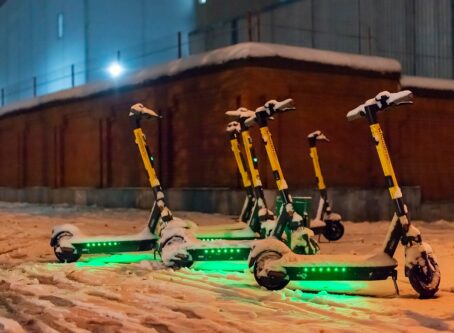 Elektricni romobil po zimi