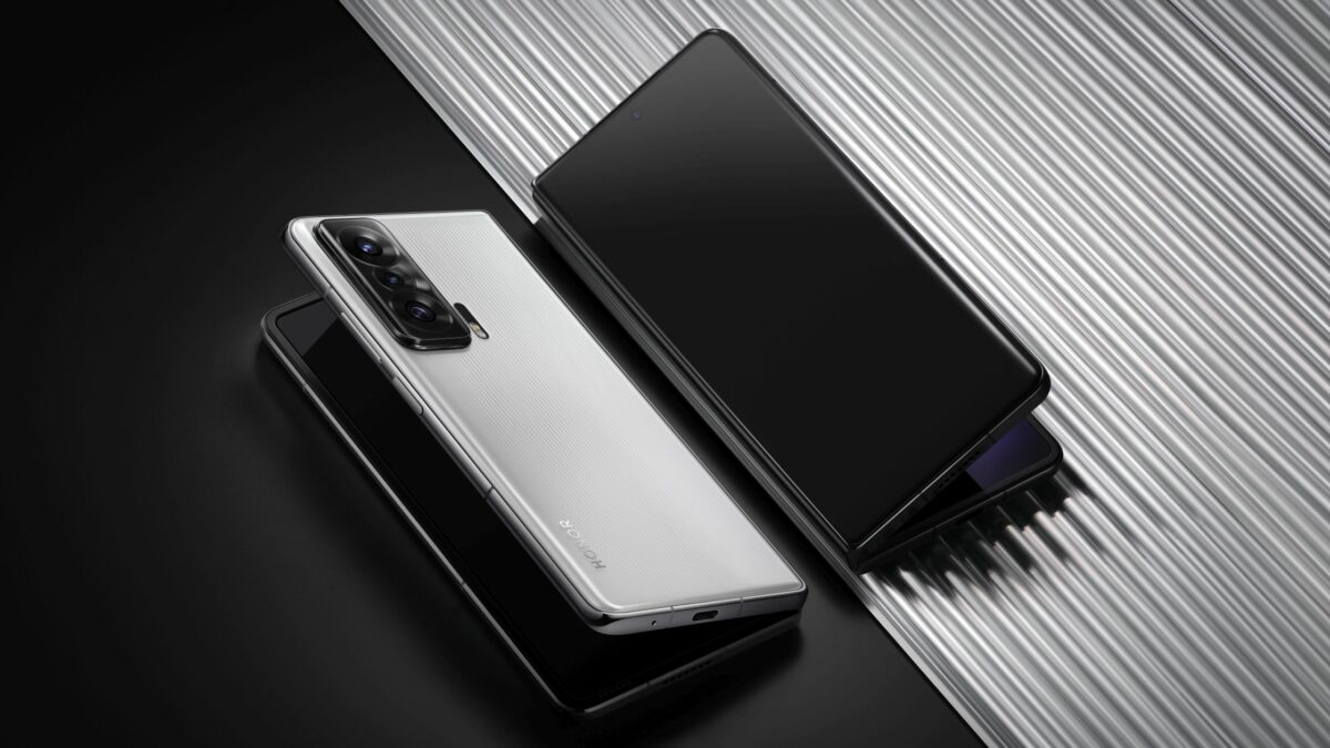 Magic V Lifestyle Photos b