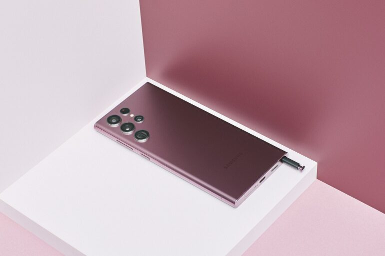 1 02 Galaxy S22 Ultra Back2 Burgundy design HI