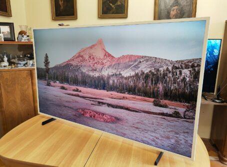 Samsung The Frame QLED 65LS03B lifestyle 33