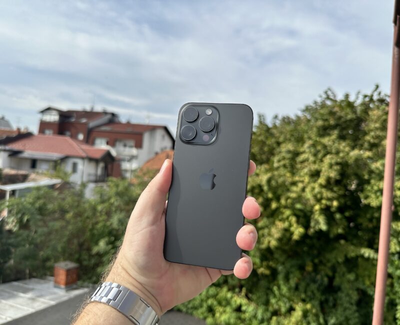 iPhone 15 Pro Max 2