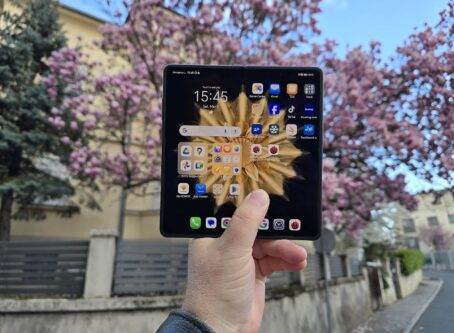 Honor Magic V2 11